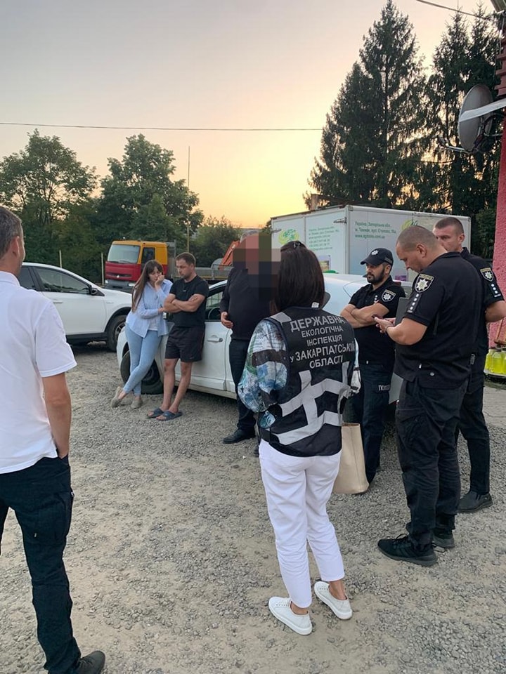 На Тячівщині у селі в колодязі та свердловини потрапили хімічні речовини