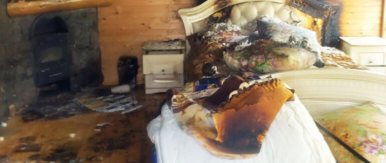 На Хустщині горів будинок, у якому ніхто не живе