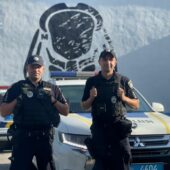 Жінка без свідомості: як патрульні Ужгорода рятували пасажирку автівки