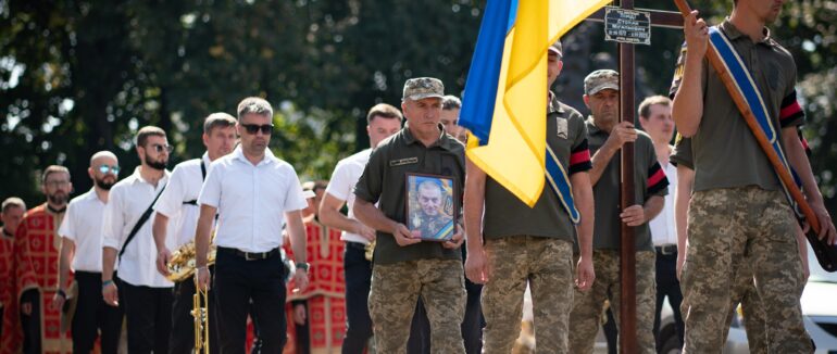 Ужгород сьогодні прощався зі ще одним захисником: сержантом Степаном Піріді