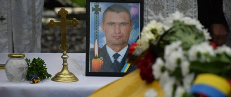 На Закарпатті прикордонники попрощалися з полеглим побратимом сержантом Сергієм Шикулою