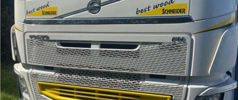 На Закарпатті на кордонні виявили вантажівку, яку хотіли ввезти у незаконний спосіб