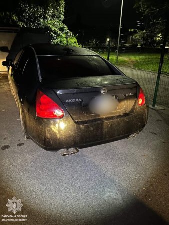 В Ужгороді виявили водія, який їздив на авто з фальшивими документами