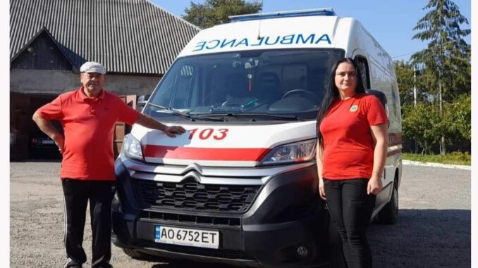 Молода закарпатка народила третю дитину в швидкій