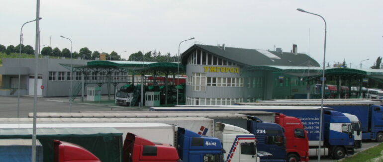 Цьогоріч на Закарпатській митниці фіксують збільшення транспортного потоку