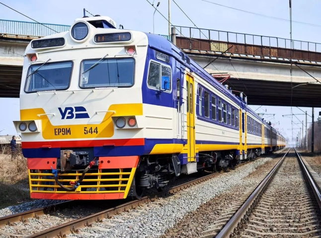 «Укрзалізниця» повідомила про зміни: оновлено маршрути деяких потягів