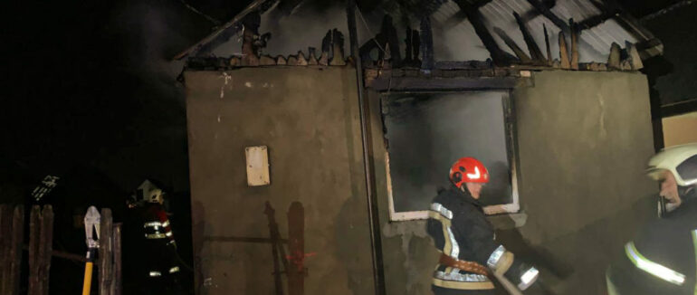 Рано вранці в Ужгородському районі вогонь охопив житловий будинок