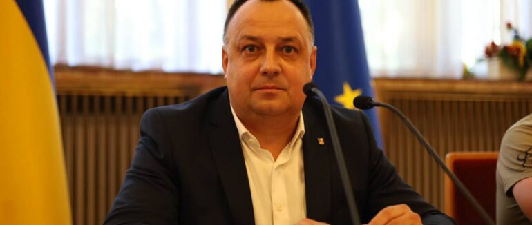 Голова облради Володимир Чубірко озвучив заяву про складання повноважень