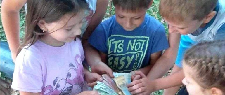 Недитячий задум: як діти села Клячаново допомагають ЗСУ