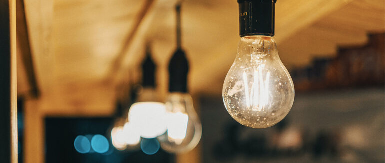 Українцям розповіли, чи відключатимуть електроенергію у найближчі тижні