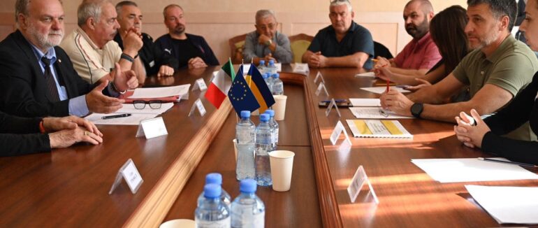 В Закарпатській ОВА відбулася зустріч із представниками італійського фонду