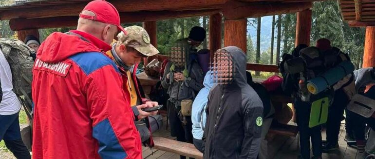 Стало зле через перевтому: у Карпатах рятувальники двічі допомагали туристам