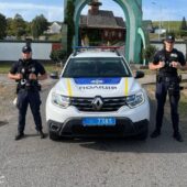 Раптово стало зле: мукачівські патрульні допомогли жінці