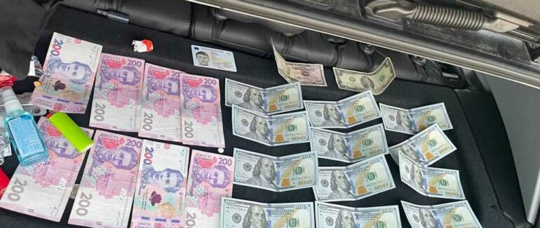 На Закарпатті затримали переправників разом із “клієнтом”