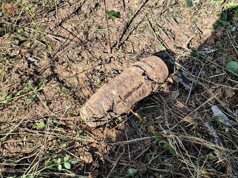 В Ужгороді під час будівельно-ремонтних робіт виявили небезпечну знахідку