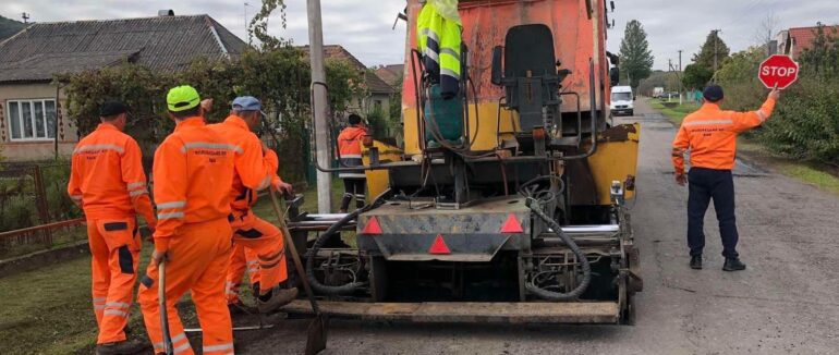 Ужгородщина, Хустщина, Тячівщина, Рахівщина – в області триває відновлення мережі доріг місцевого значення