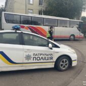 Патрульні допомогли водію автобуса продовжити маршрут