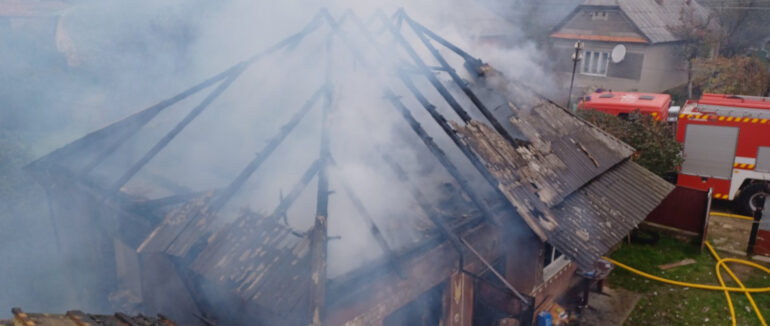 Вогонь наробив чимало лиха: на Мукачівщині горів будинок