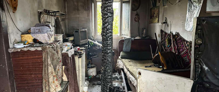 На Тячівщині рятувальники ліквідували пожежу в житловому будинку