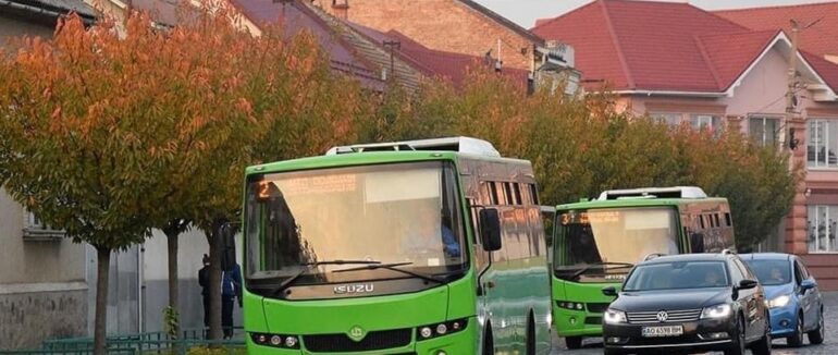 В Мукачеві 1 листопада з центру до кладовища їздитиме додатковий автобус