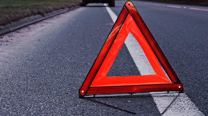 У Тячеві підліток ліг на дорогу, де його переїхали дві автівки: юнак помер у реанімації