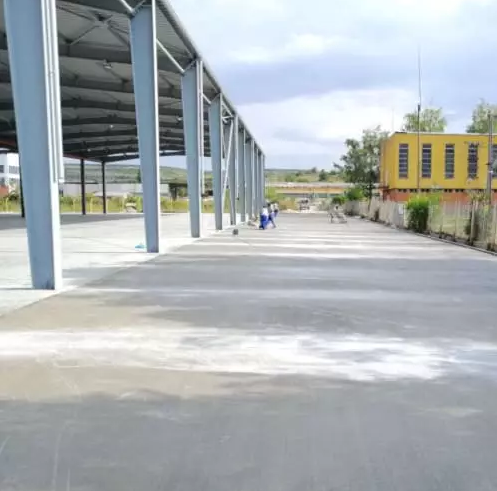 Промислові підлоги з фіброю: переваги та поради щодо вибору