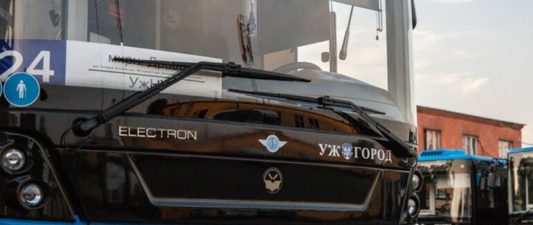 В Ужгороді до Дня пам’яті померлих їздитиме більше автобусів