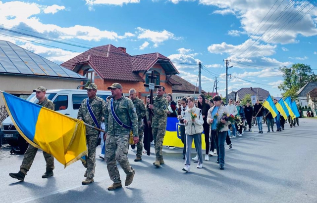 На Закарпатті попрощалися з полеглим захисником Ярославом Гринюком