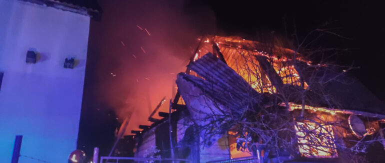 На Ужгородщині рятувальники ліквідували пожежу в дачному будинку