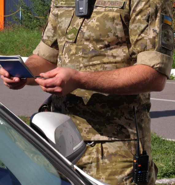 Із підробленими документами: 27-річний житель Черкащини хотів незаконно покинути Україну