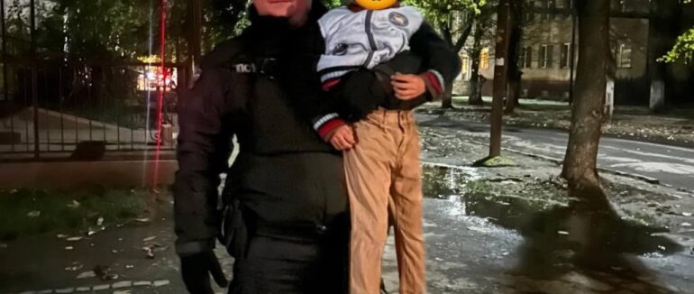 В Ужгороді патрульні відшукали 7-річного хлопчика, який зник