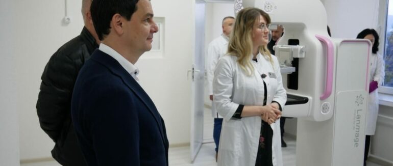 Нове обладнання: у Свалявській лікарні з’явився сучасний мамограф