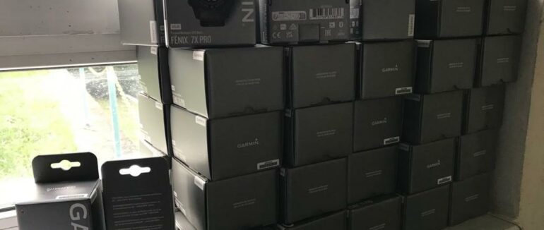 Елітний джип напакований брендовими годинниками: на закарпатському кордоні митники виявили порушення