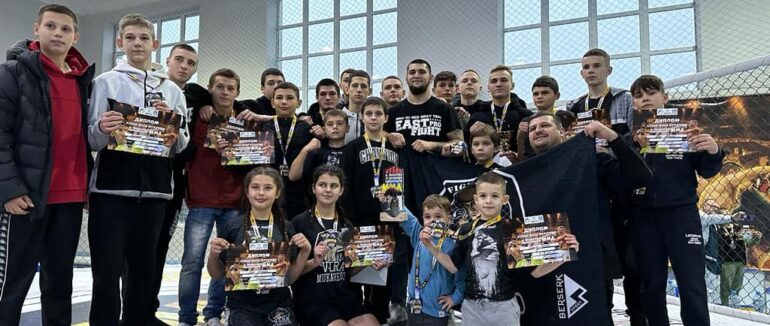 Мукачівська команда здобула «золото» на чемпіонаті області з ММА