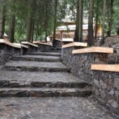 Оновлена територія озера: як облагородили Синевир для туристів (ФОТО)