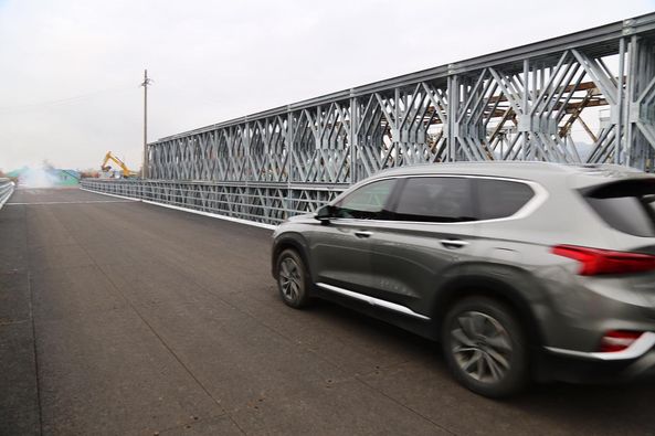 Для авто вагою до 3,5 тонн: на Тячівщині відкрили рух через новий модульний міст