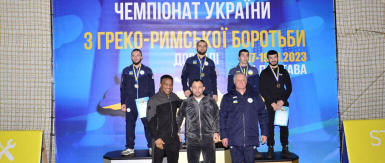 Троє закарпатських борців повернулися додому з медалями Чемпіонату України