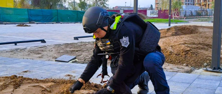Піротехніки знешкодили мінометну міну, яку виявили в Ужгороді