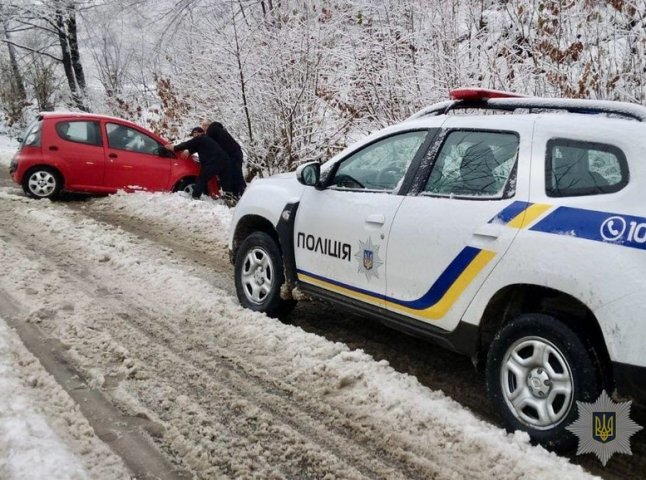 У Хустському районі жінка потрапила в автопригоду