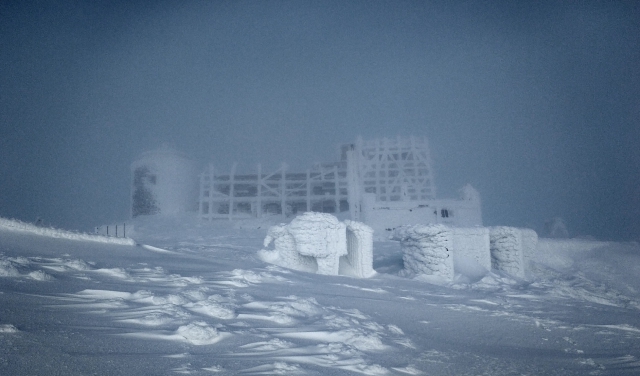 Гору Піп Іван завалило снігом. Температура опустилась до -7 градусів