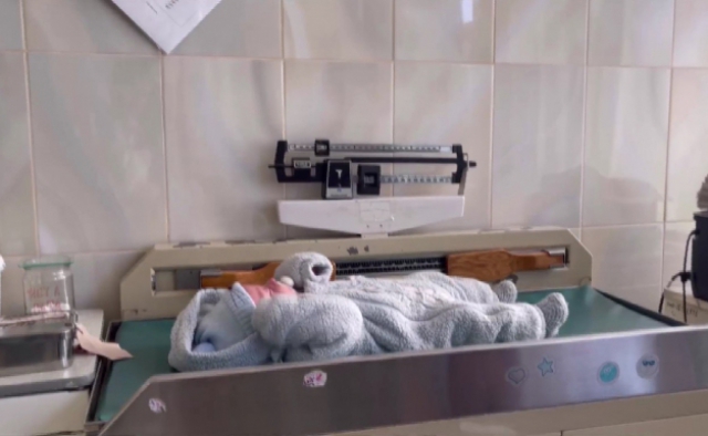 Дитину, яку залишили у “Вікні життя” в Мукачеві, влаштували під опіку