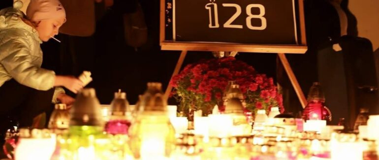 В Ужгороді вшанувати пам’ять загиблих військових 128-ої бригади прийшли сотні містян