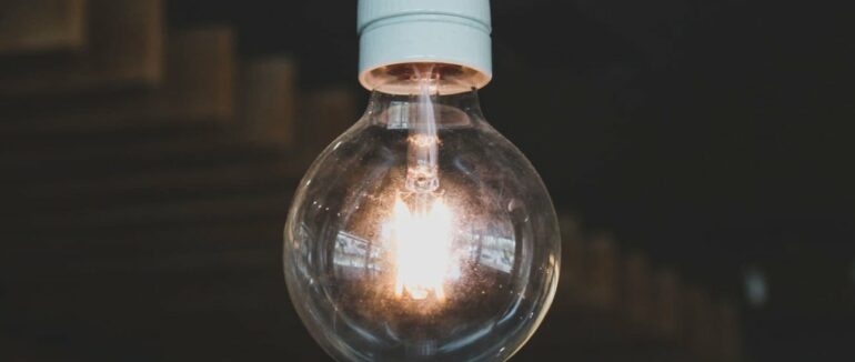 Світла не буде з 9 до 17 години: оприлюднено графік відключення електроенергії на Закарпатті