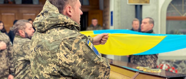 У Мукачеві провели в останню дорогу полеглого Героя – Сергія Уліганця