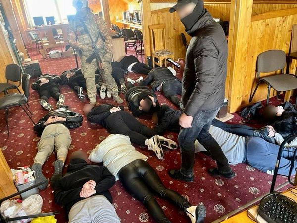 У Чопі ліквідували масштабний call-центр зі штатом більше 30 осіб