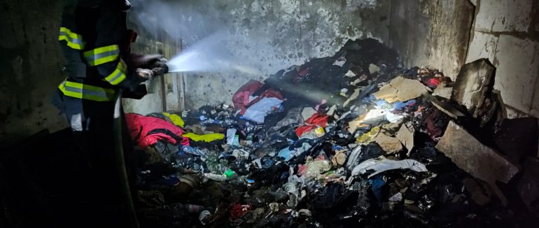 Сусіди відчули дим: у Чопі загорілася квартира у п’ятиповерховому будинку