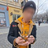 В Ужгороді затримали чоловіка з наркотиками