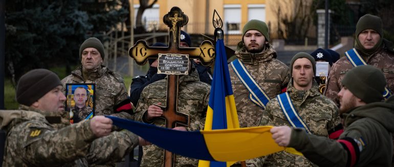 В Ужгороді попрощалися із 38-річним старшим сержантом, сапером Владиславом Решетніком
