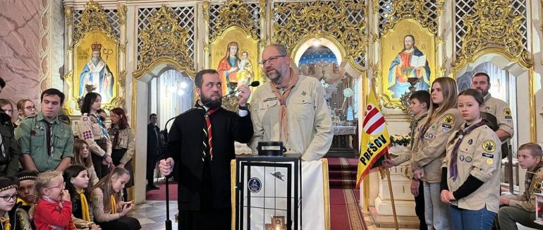 В Ужгород привезли Вифлеємський вогонь зі Словаччини