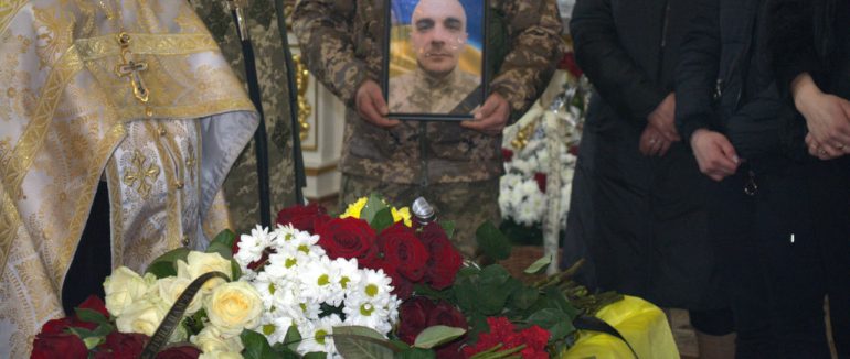 В Іршаві провели у останню земну дорогу полеглого Героя Василя Чіку